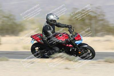 media/Dec-01-2025-Moto Forza (Mon) [[2daa91e15f]]/3-Beginner Group/Session 2 (Turn 7 Inside Pans)/
